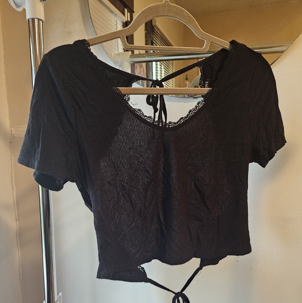 HYFVE - black crop top - open back